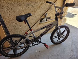 Kid BMX mongoose rebel