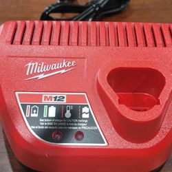 Milwaukee M12 Battery Charger 