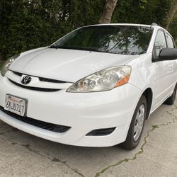 2010 Toyota Sienna