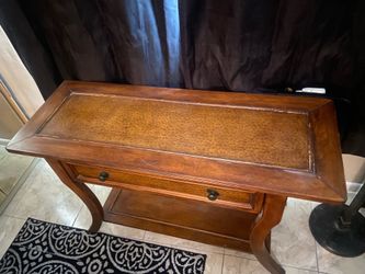 Table, solid wood , antique great condition ! - [ ] Meas : w 48” x deep 18” x h 30”  - [ ] Solid wood, beautiful peace you want quality this is qualit