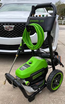 Greenworks 2500 PSI 2 GPM Cold Water Electric Pressure Washer w/5 Spray Tips