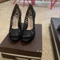 Modern Vintage Size 6 High Heels!