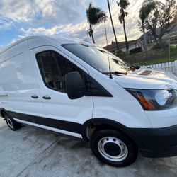 🚐 2021 Ford Transit 250 – Almost New! Great Deal 🔥 