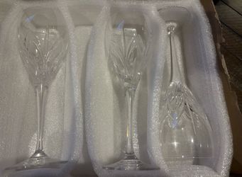 Marquis by Waterford Clear Crystal Etched Champagne Flutes 8 oz Set of 7