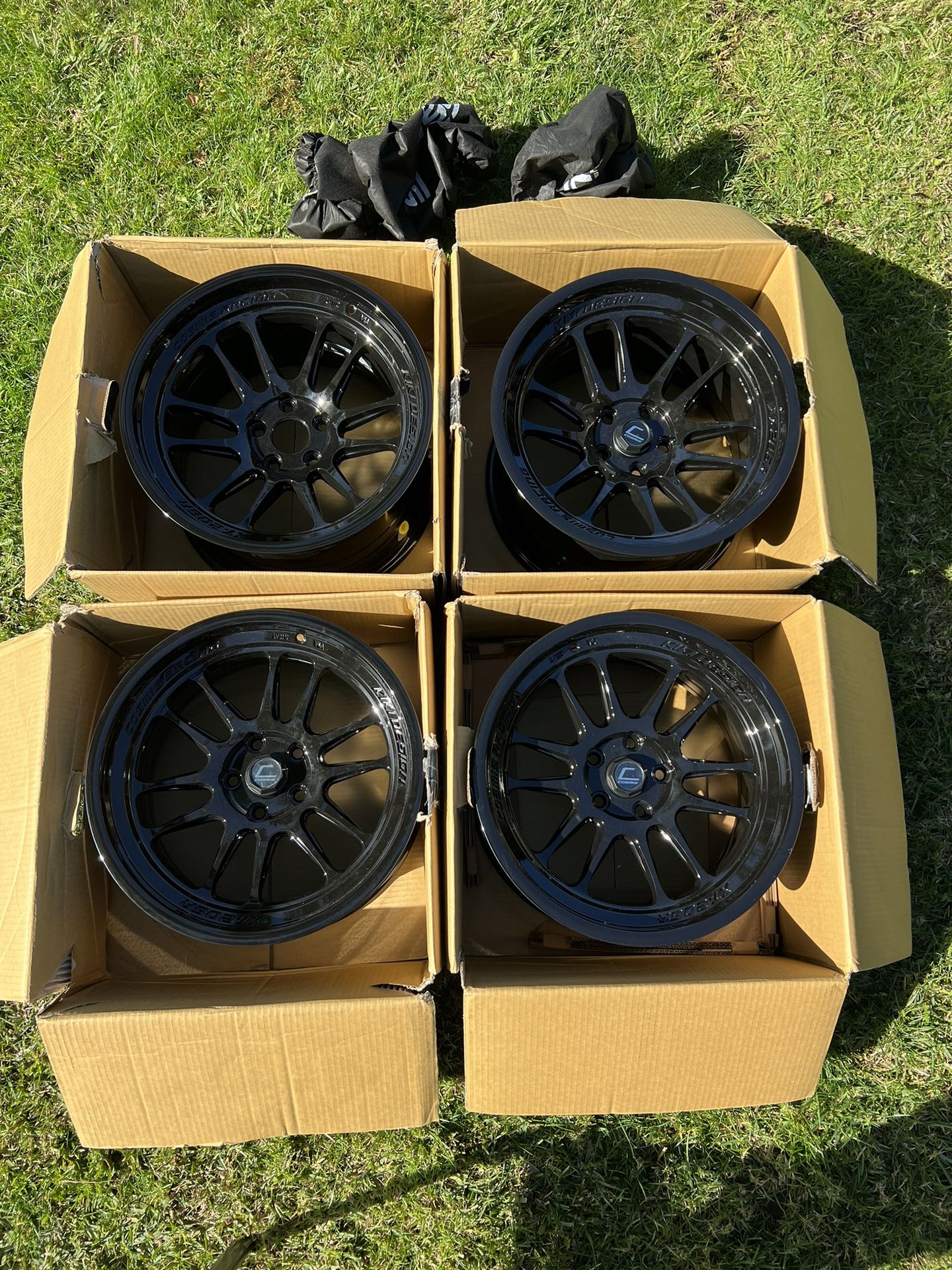 Cosmis XT-206R Wheels 5x114.3 18x9.5 +10 18x11 +8 370z G37 Q50 G35 350z Rims Drift Race Stance
