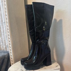 Black Knee- High Boots 