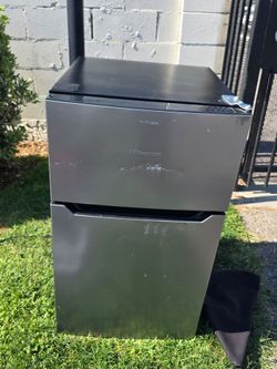 Mini fridge