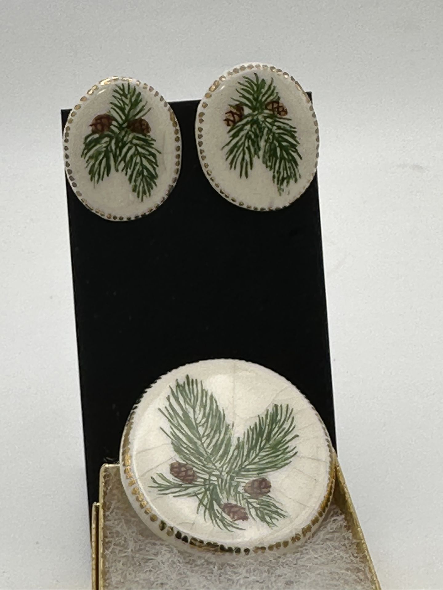 Vintage Porcelain Pine Branches Screw Back Earrings & Brooch / Pin Good Condition