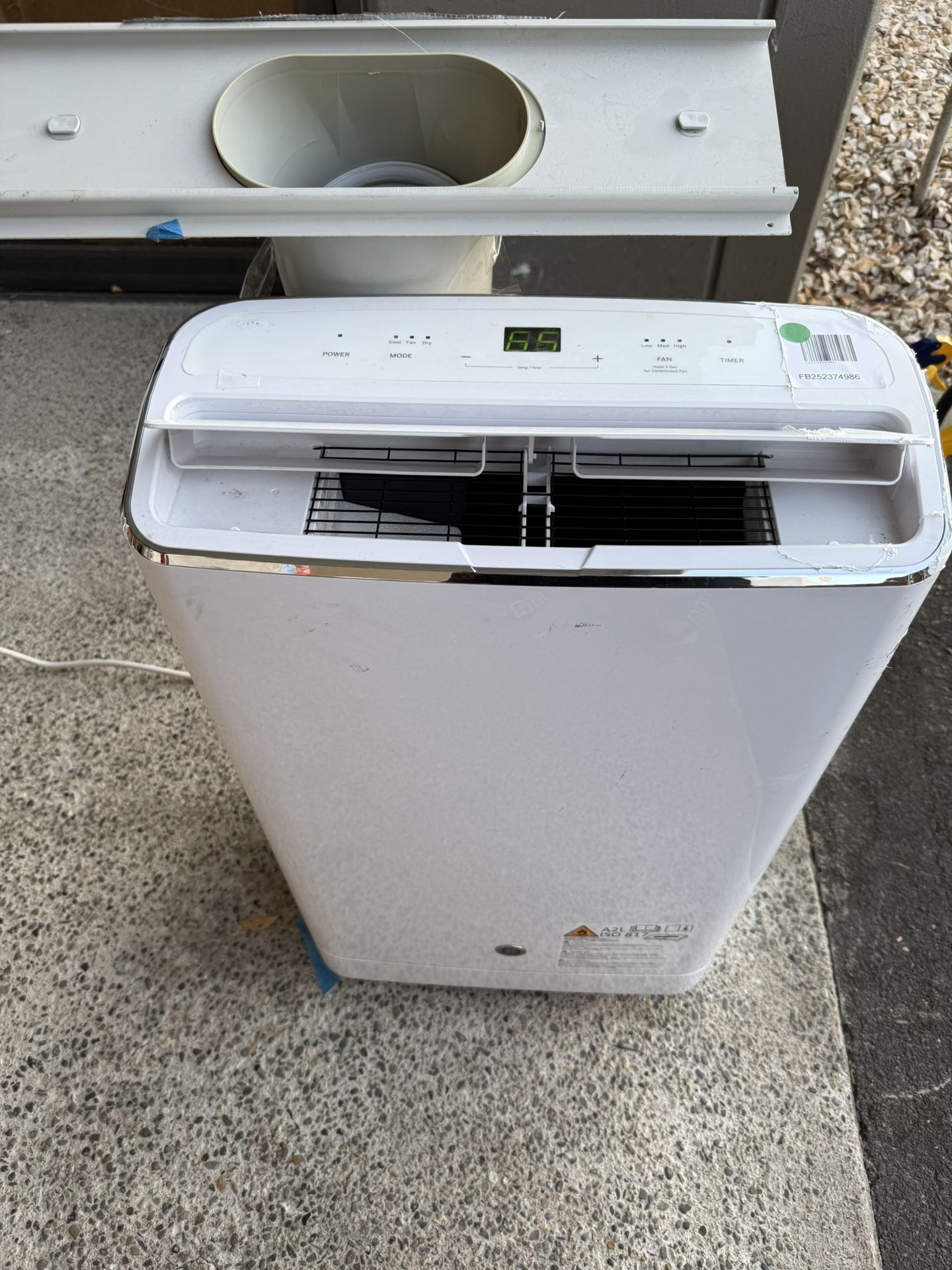 GE - 550 Sq. Ft. 14,000 BTU Portable Air Conditioner