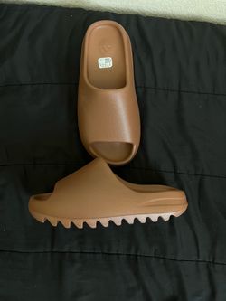 Men’s Yeezy slides