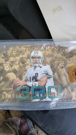 DAN MARINO COLLECTIBLES