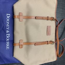Dooney And Bourke Bag!! Brown tote