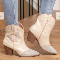 Qupid Ankle Boots With Rhinestones 