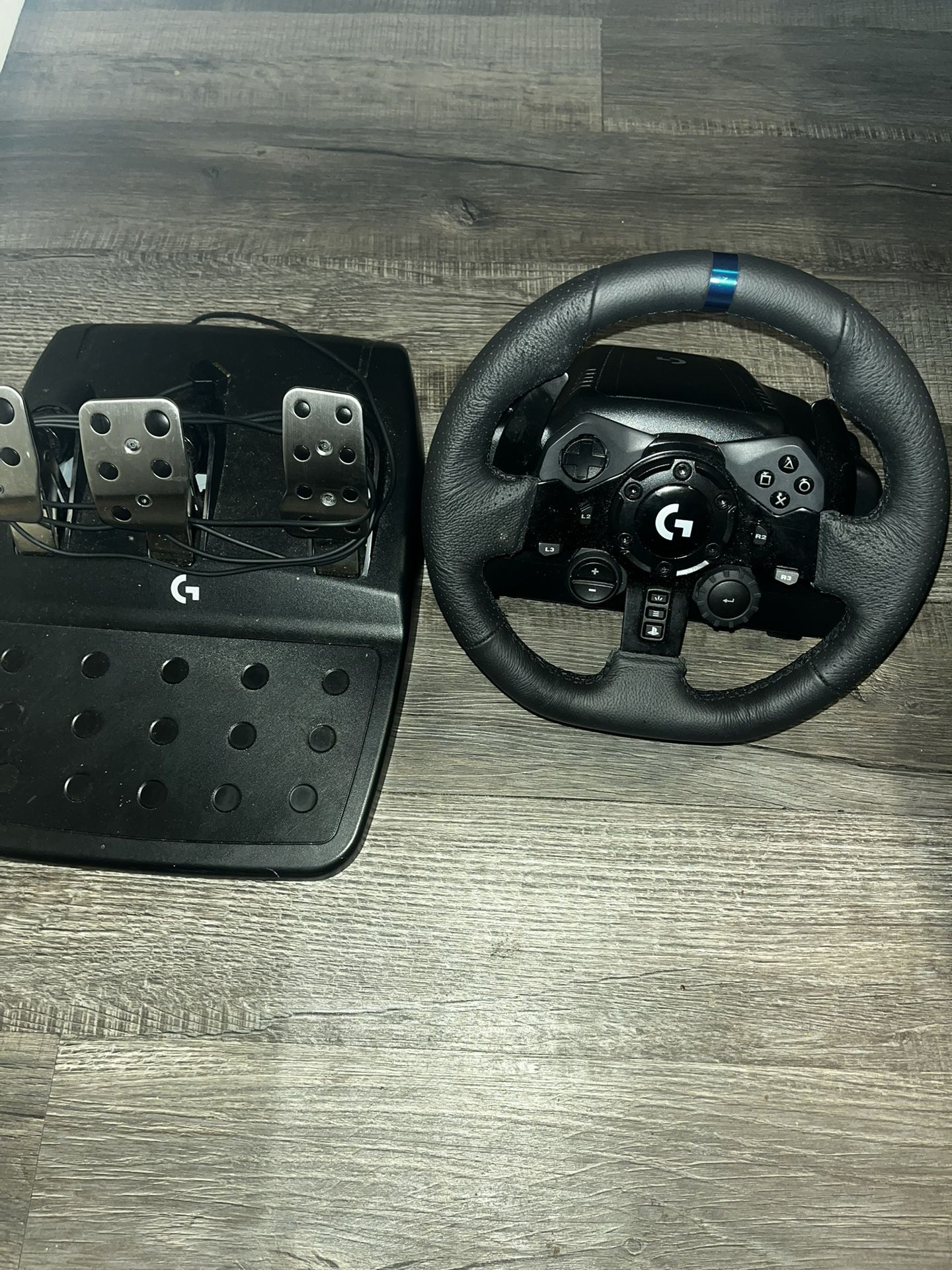 Logitech G923 Racing Wheel and Pedals