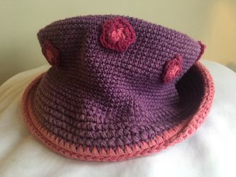 Children’s. hand knit hat