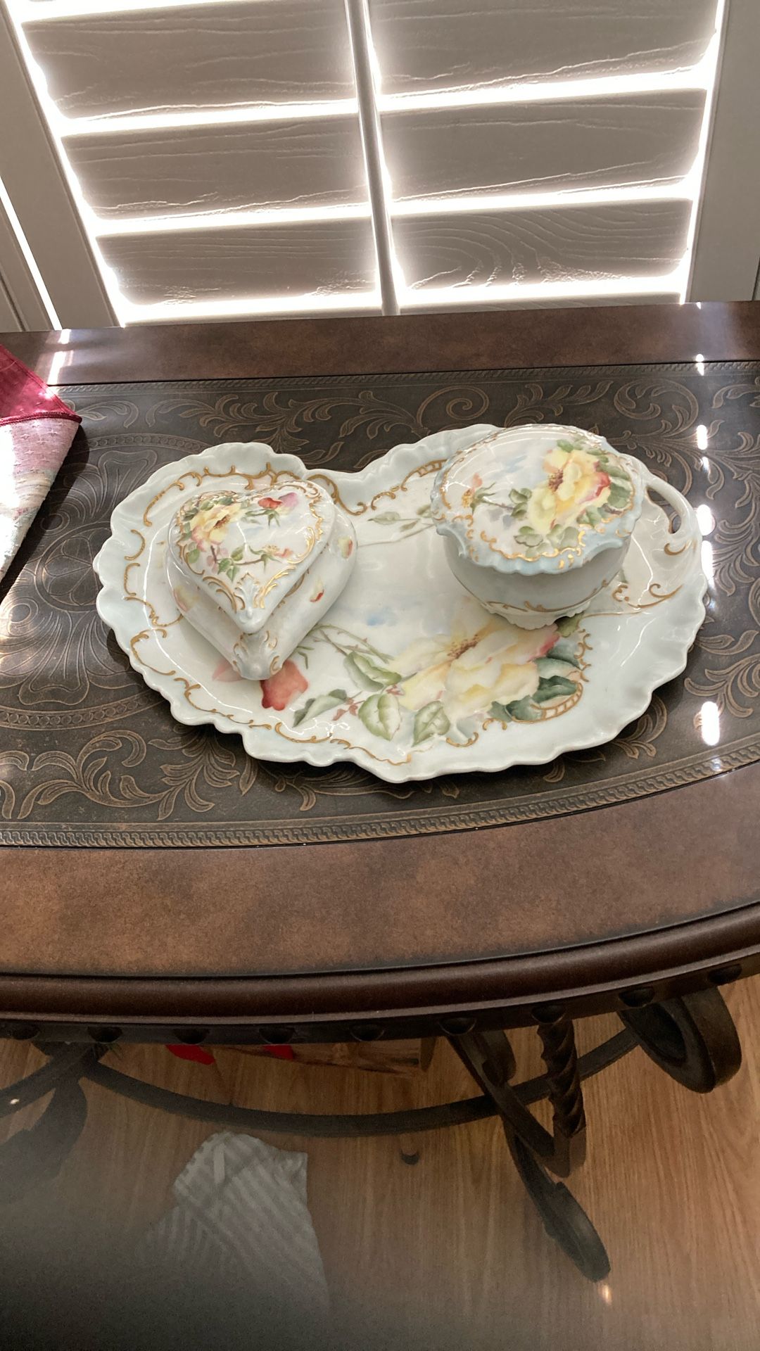 Ser Of Fine Porcelain / Jewelery Tray