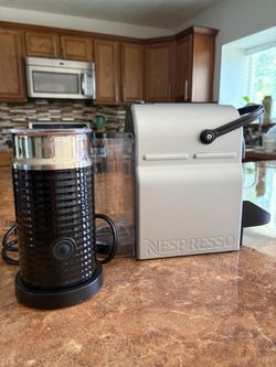 Nespresso Inissia Espresso Machine & Milk Frother Bundle