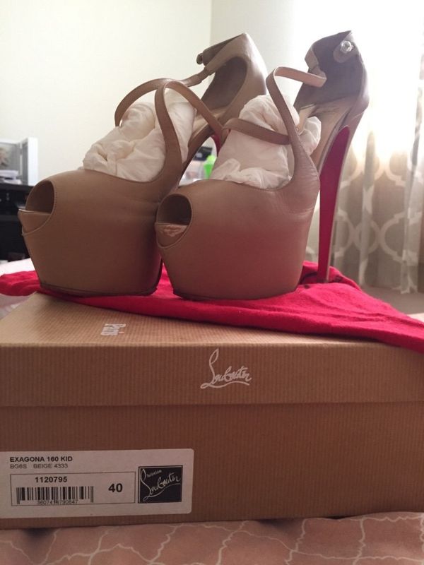 christian louboutin exagona beige christian louboutin exagona beige