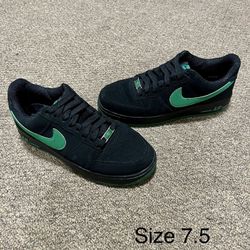 Air Force 1 Black/Green Suede