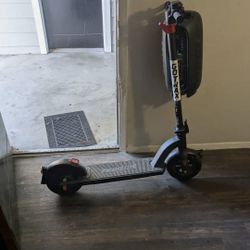  Gotrax  Electric Scooter 