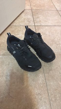 Size 8 waterproof OnRun shoes