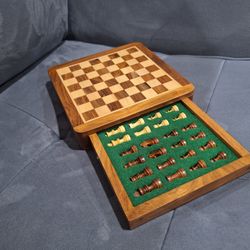 7.5" Wood Magnetic Chess Board With Case 