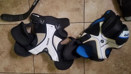 Hockey shoulder pads