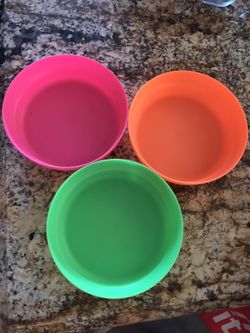 Tupperware cereal bowls New