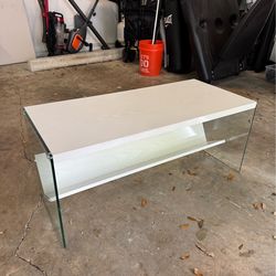 White Coffee Table (Near Perfect Condition)