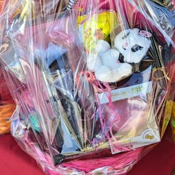 Easter baskets perfect for everyone 😄😁💜🩵💙