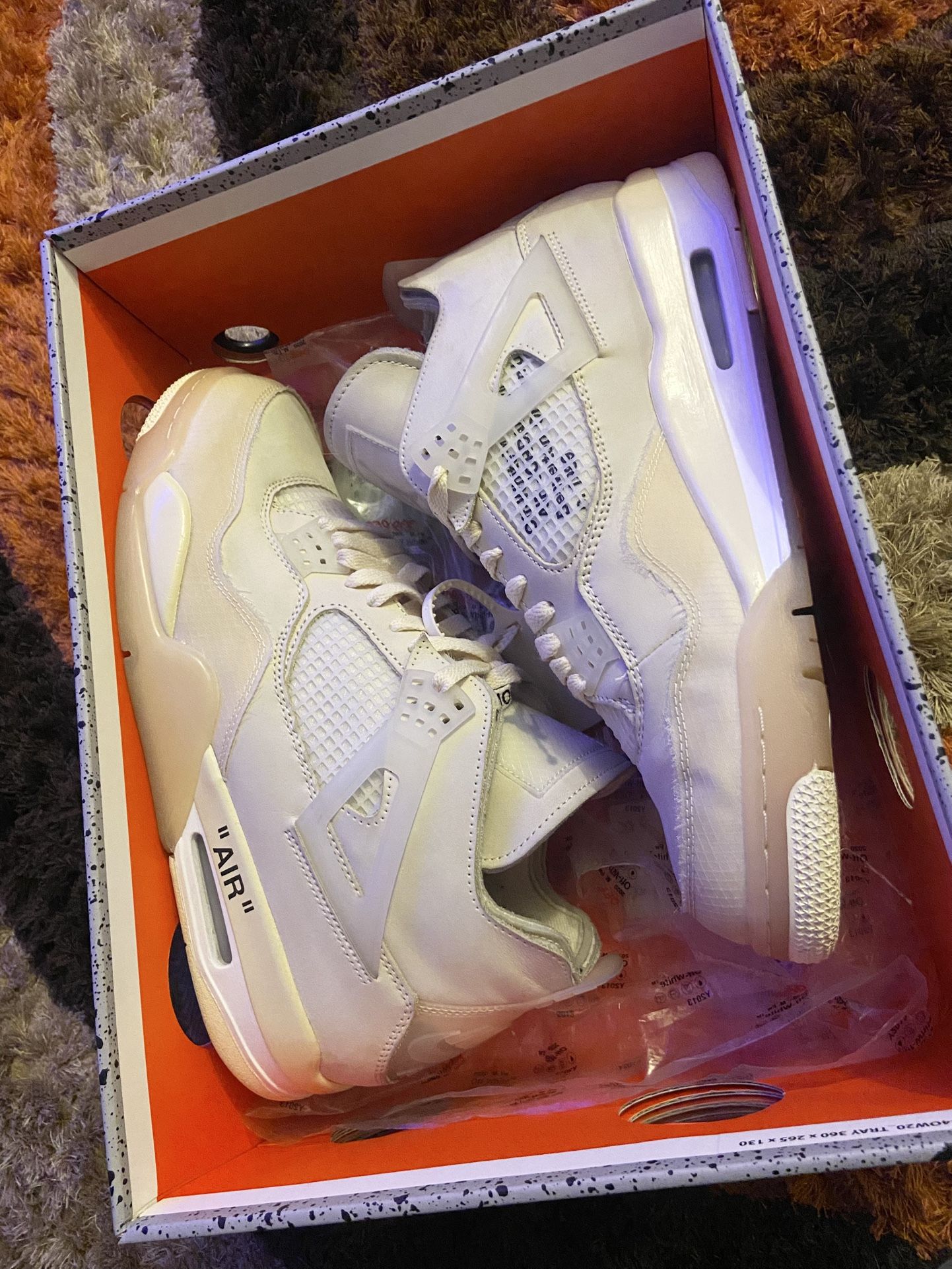 Off White Sail Retro 4 Air Jordan (PreOwned)