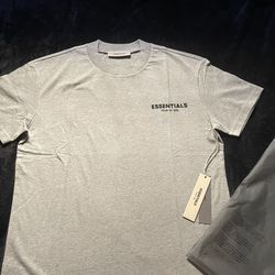 Essentials Shirt 👕 