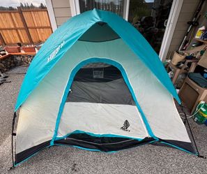 Hillary camping tent  sleeps six
