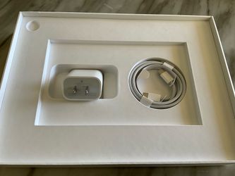 Apple Charger (20w power adapter + c to c cable)