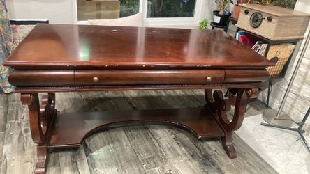 Wood desk. Good condition. $40 obo