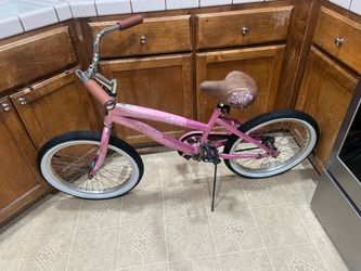 Next B-Dazzled Girls' Cruiser Bike