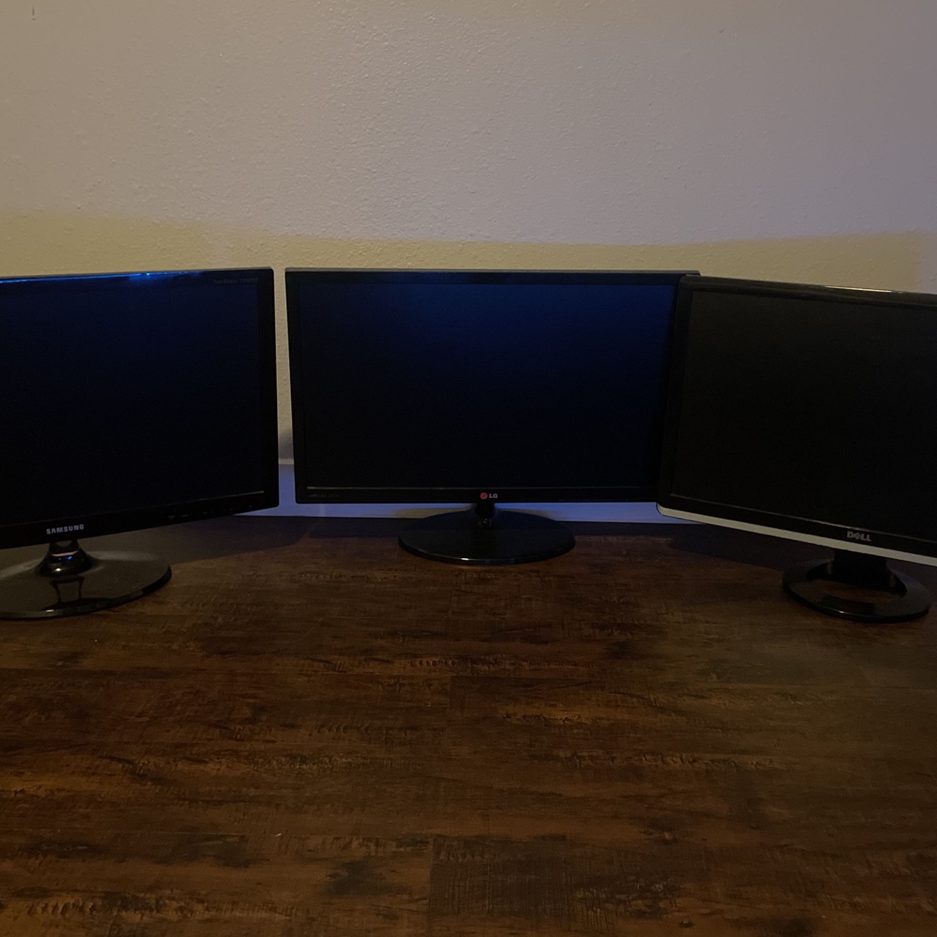x3 24 Inch Monitors Dell,Samsung,LG