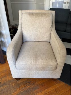 Grey one person couch/sofa/chair