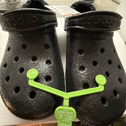 NEW - Classic Glitter Lined Crocs