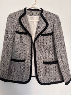 Women Clothings - Tweed Jackets & Sweater Size M in great condition !!