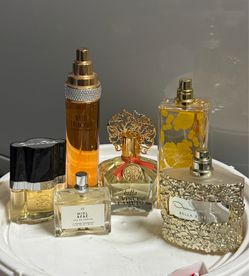 Women’s Fragrances Bundle (See Description)