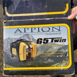 Refrigerant recovery machine