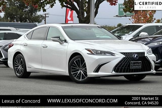2022 Lexus ES 300h