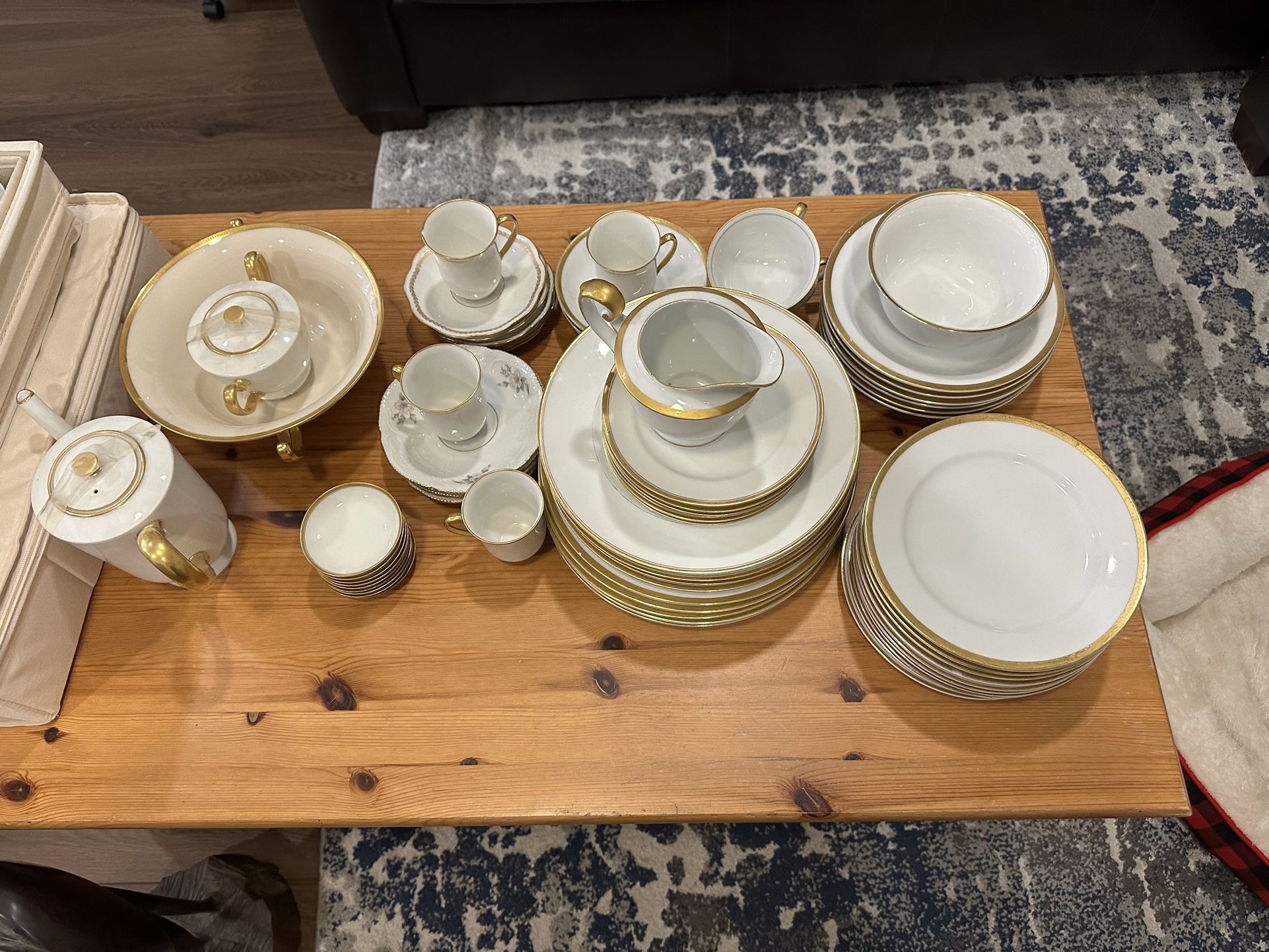 Gold-rimmed Porcelain China