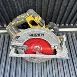 DeWalt 7-1/4 Circular Saw 