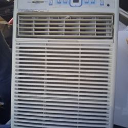 FRIGIDAIRE 12,000 BTU AC AIR CONDITIONER FOR CASEMENT WINDOW