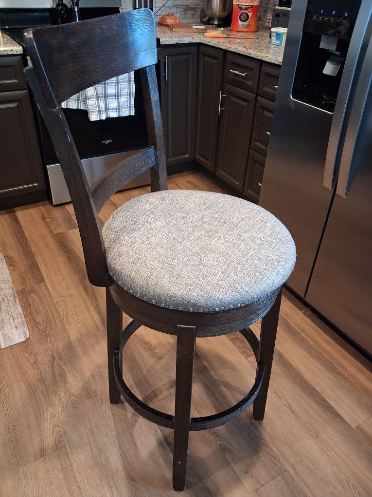 SWIVEL STOOLS (4)
