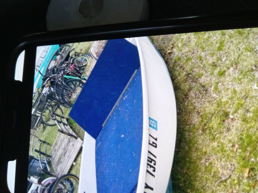 12 Ft Fishing Boat.  Kuve Well Cistom Rem8vable Bow Regi