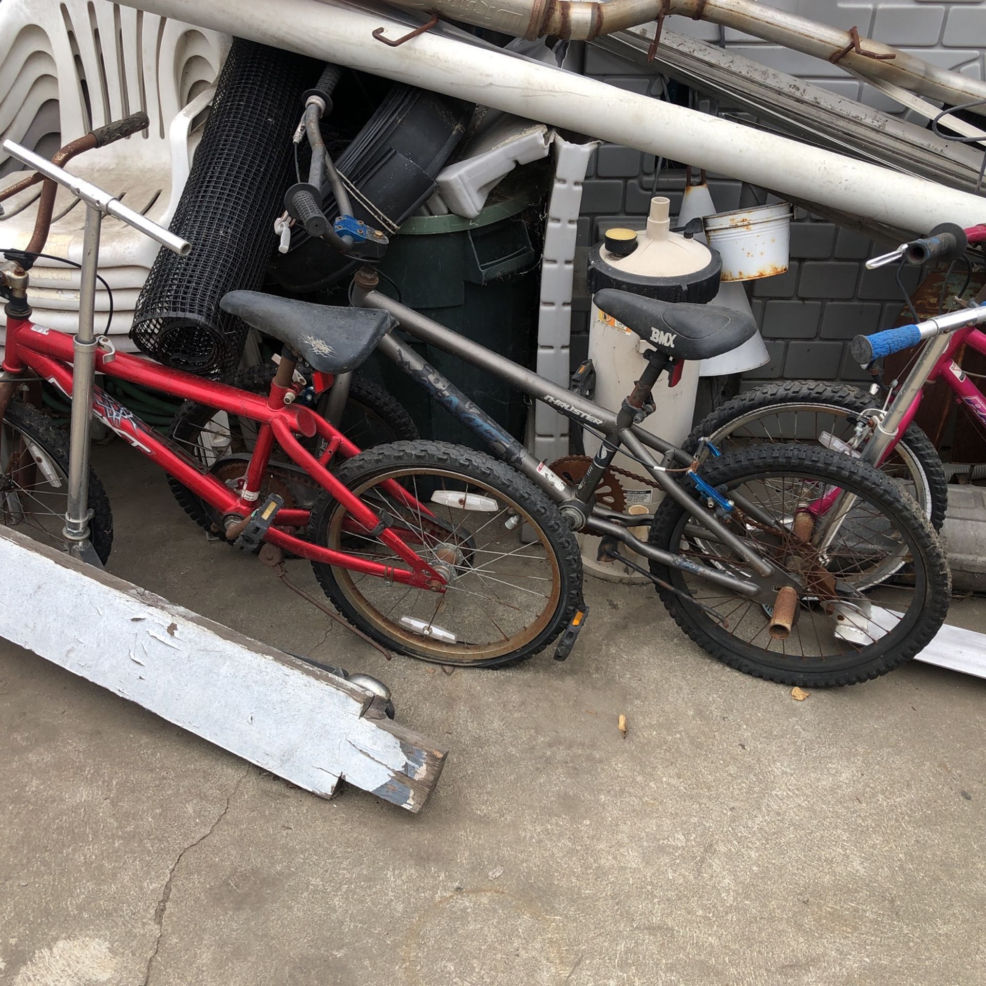 3 Bicicletas Solo Necesitan Aire $60.00