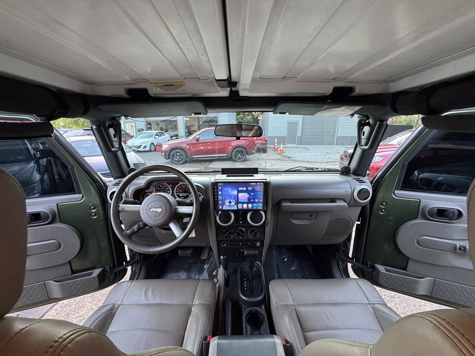 2008 JEEP WRANGLER UNLIMITED SAHARA 3.8 4X4  FINANCING AVAILABLE THROUGH LENDERS! Clean Carfax! Clean title!  Just inspected 08/26 , serviced and deta